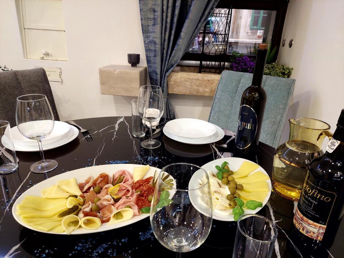 V Apartment Шибеник Екстер'єр фото