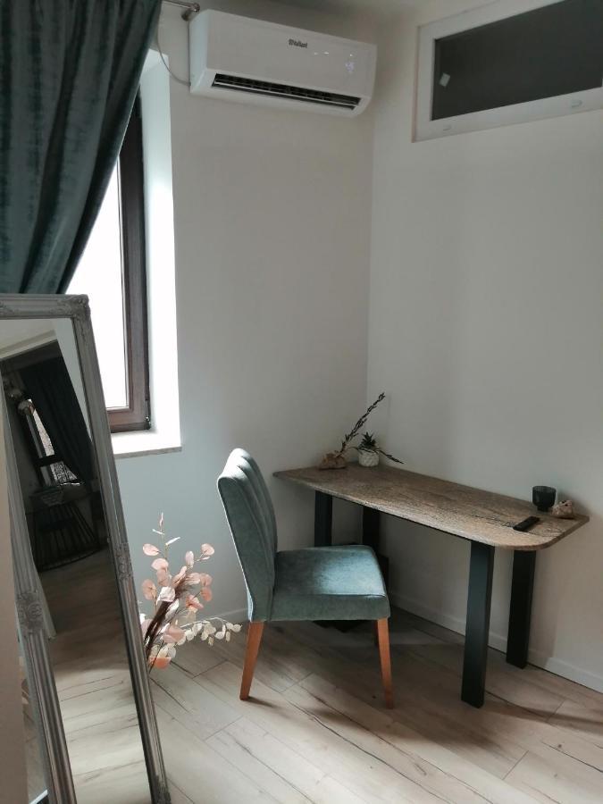 V Apartment Шибеник Екстер'єр фото