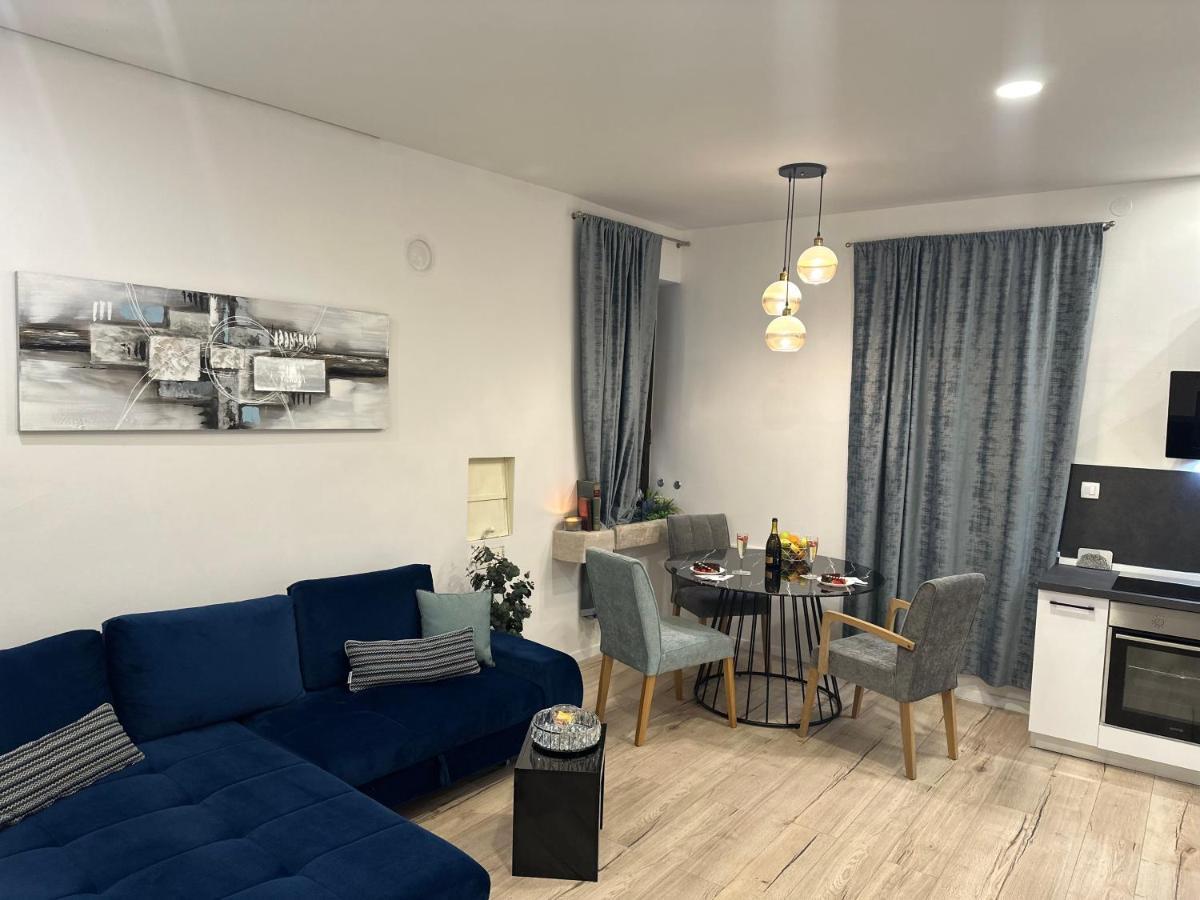 V Apartment Шибеник Екстер'єр фото