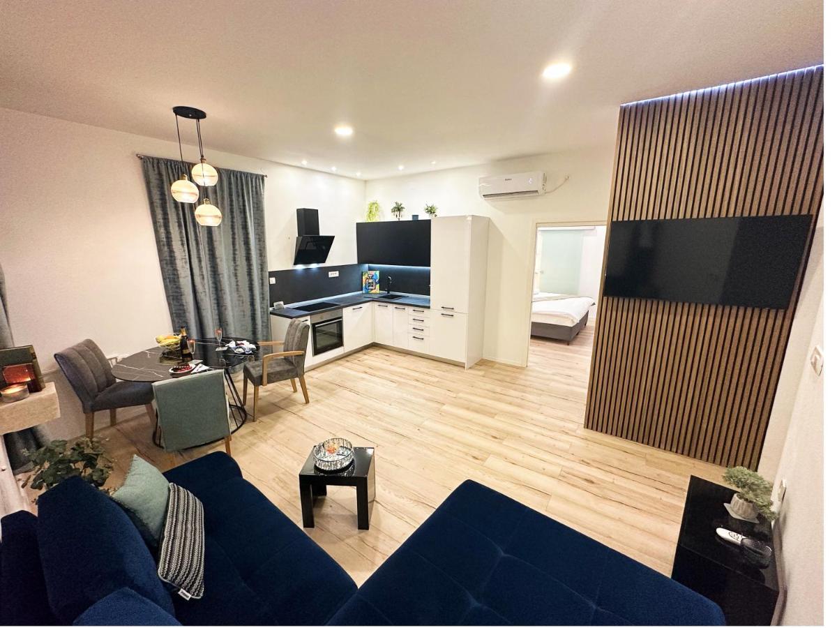 V Apartment Шибеник Екстер'єр фото