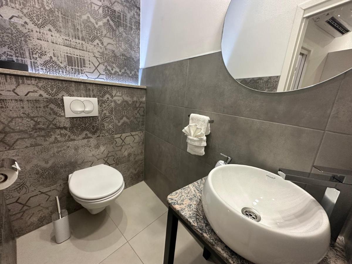 V Apartment Шибеник Екстер'єр фото
