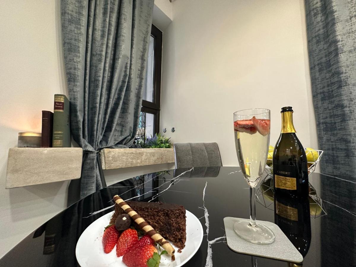 V Apartment Шибеник Екстер'єр фото
